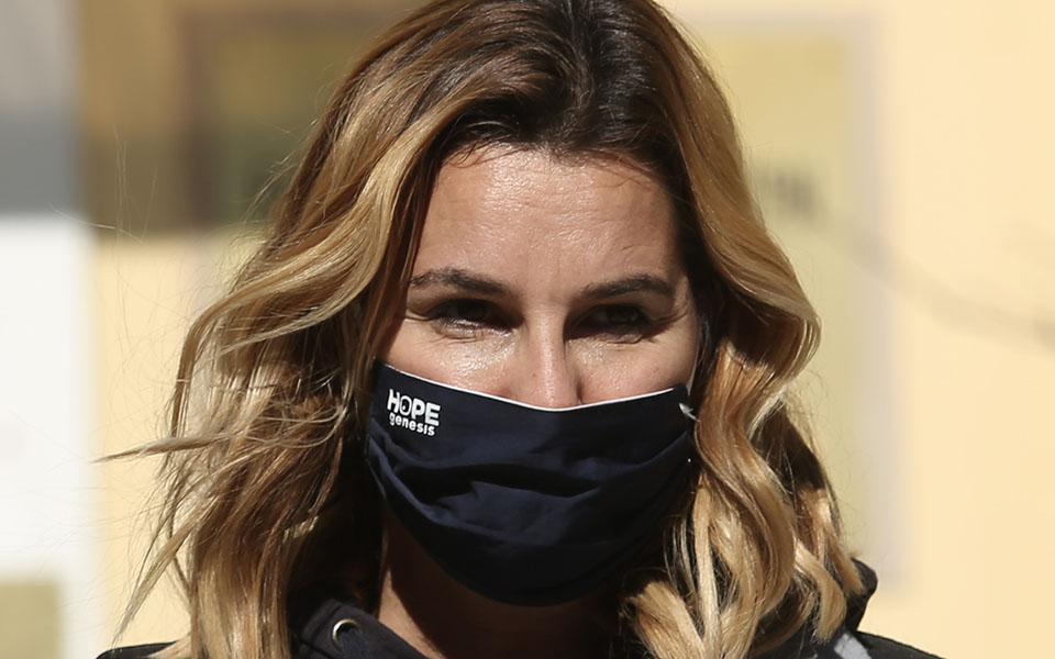 η-σιωπή-των-ανηλίκων-561255745