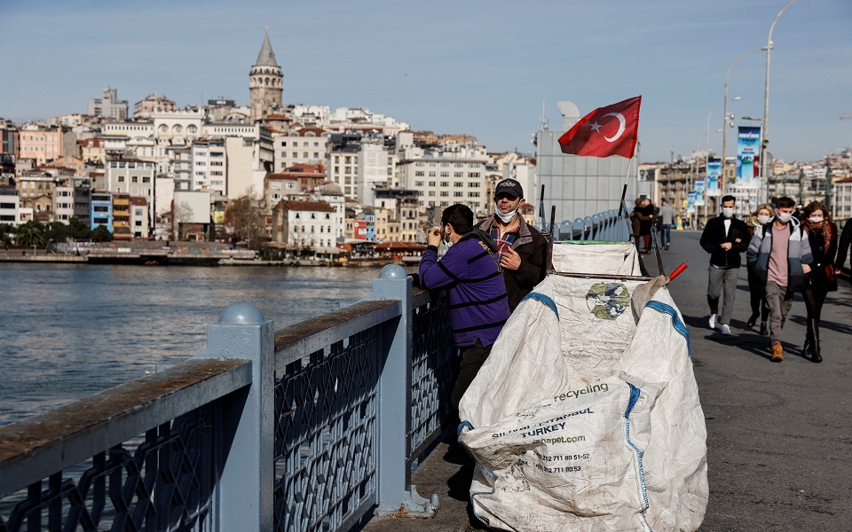 απαισιόδοξοι-και-δύσπιστοι-οι-τούρκο-561256576
