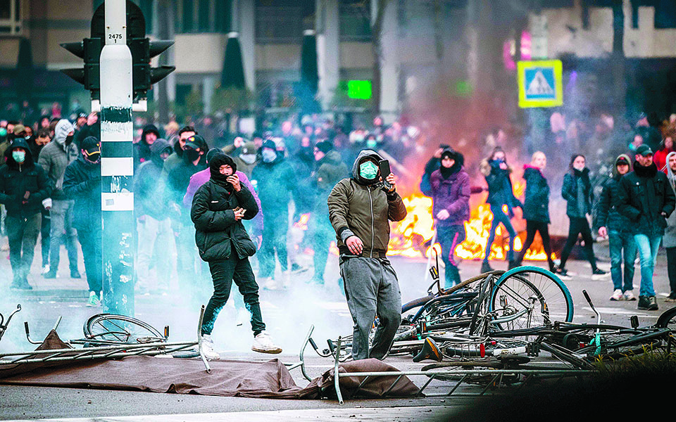 η-ακροδεξιά-επενδύει-στην-οργή-για-την-561255532