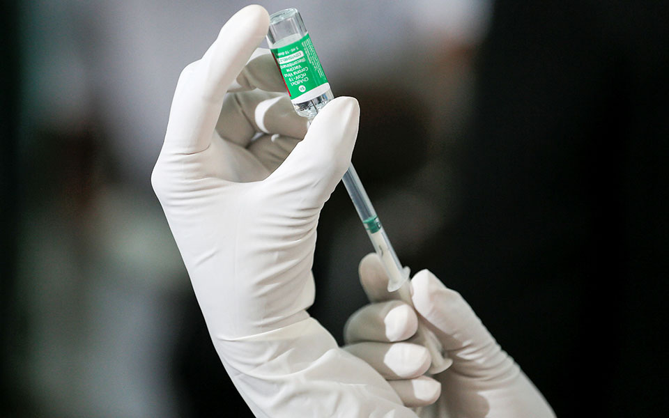 εμβόλιο-astrazeneca-ποιοι-ηλικιακοί-περιορισμ-561256672