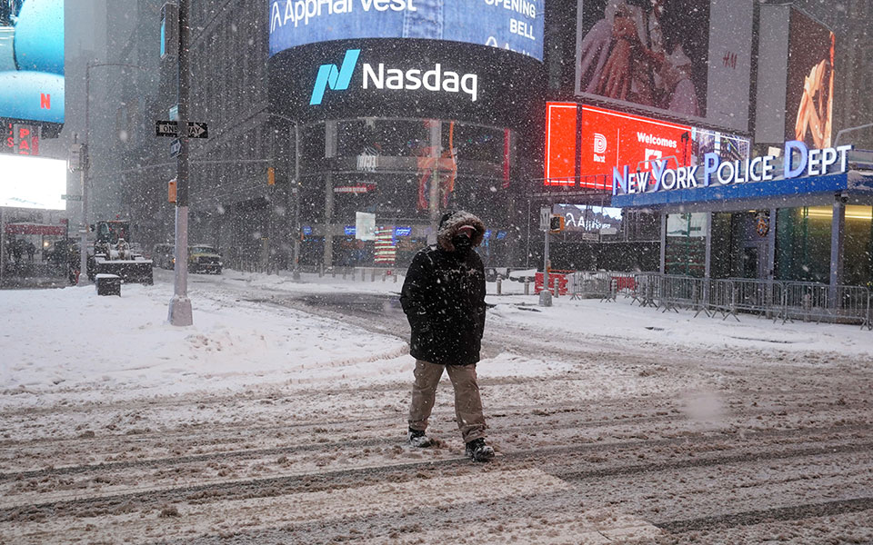 Axios: Σενάριο χρονικής παράτασης μιας πιο θανατηφόρας πανδημίας-1