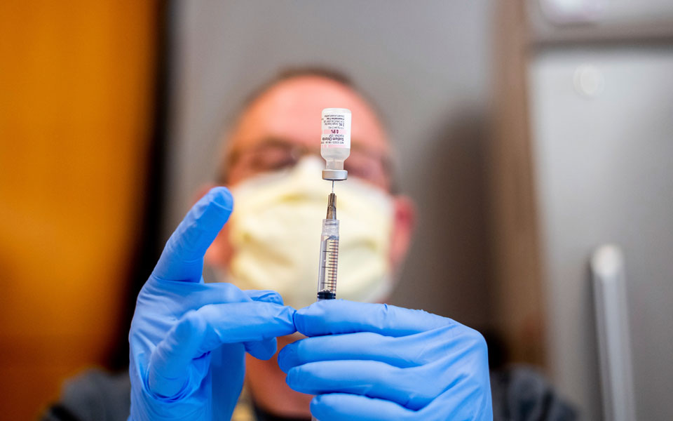 ανησυχία-για-εμπλοκή-με-το-εμβόλιο-της-j-561258133