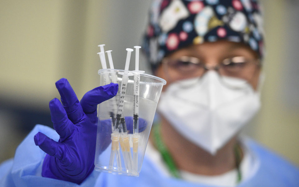 ισπανία-στους-18-55-ετών-το-εμβόλιο-της-astrazeneca-561254440