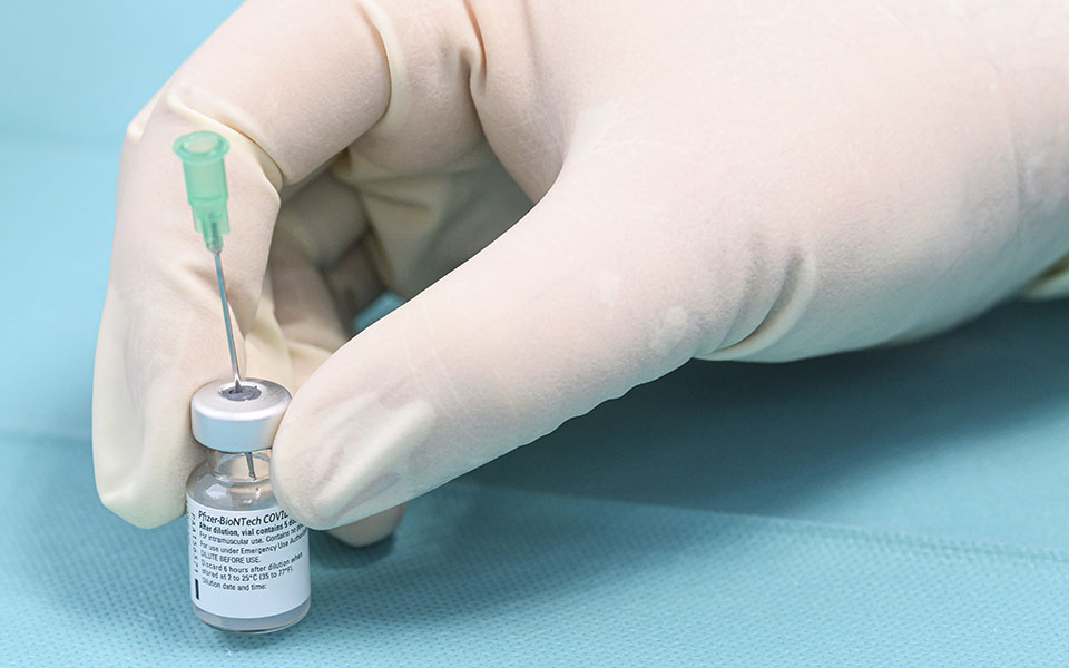 η-δύση-ουραγός-στη-διπλωματία-των-εμβο-561271066