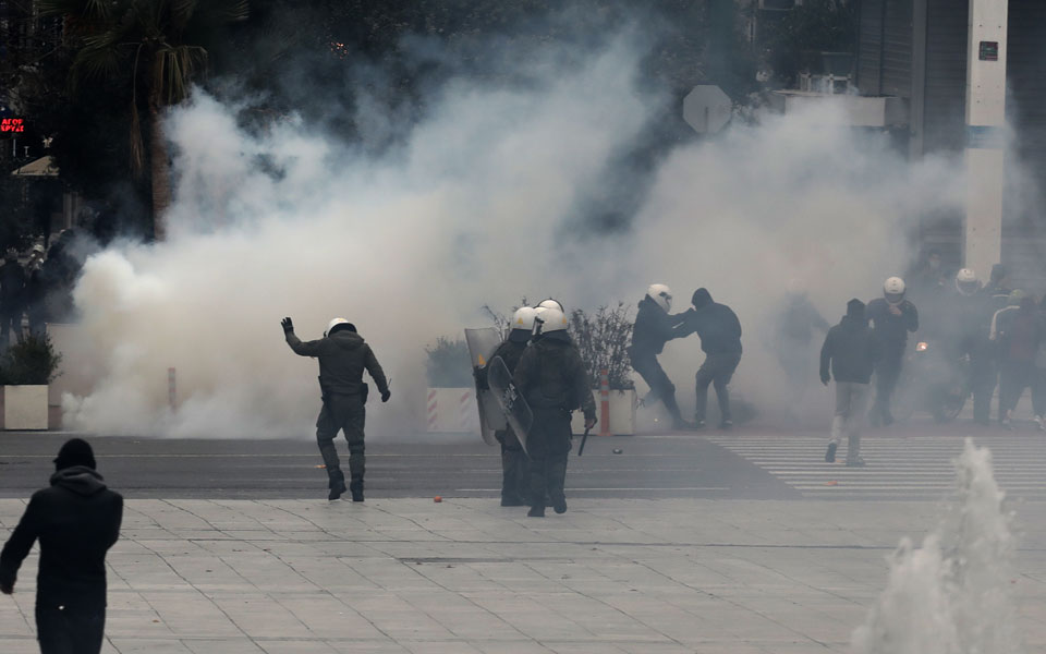 ένταση-στο-σύνταγμα-561264196