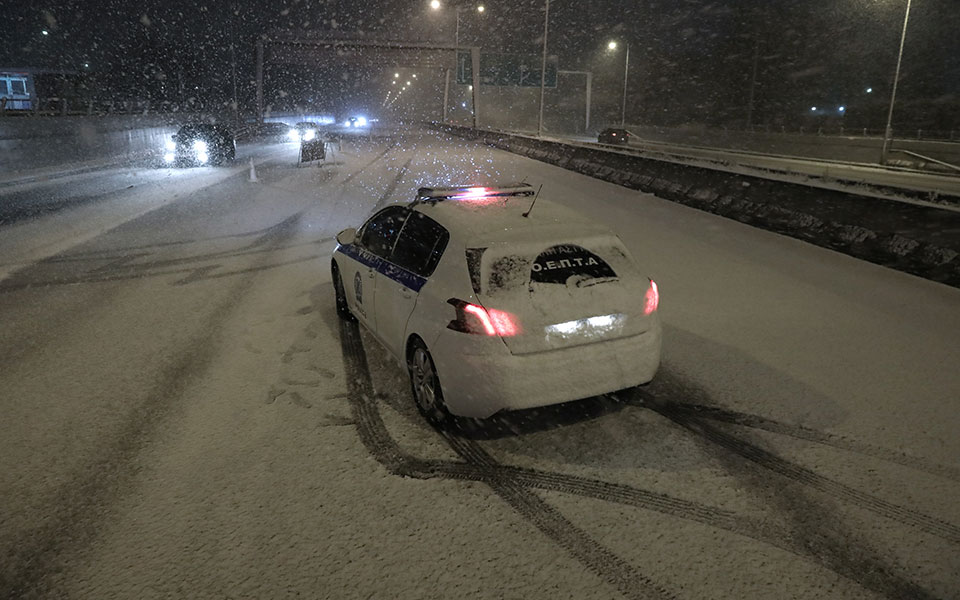 Κλειστή η Αθηνών- Λαμίας για 24 ώρες, σε εξέλιξη το δεύτερο κύμα της κακοκαιρίας-5