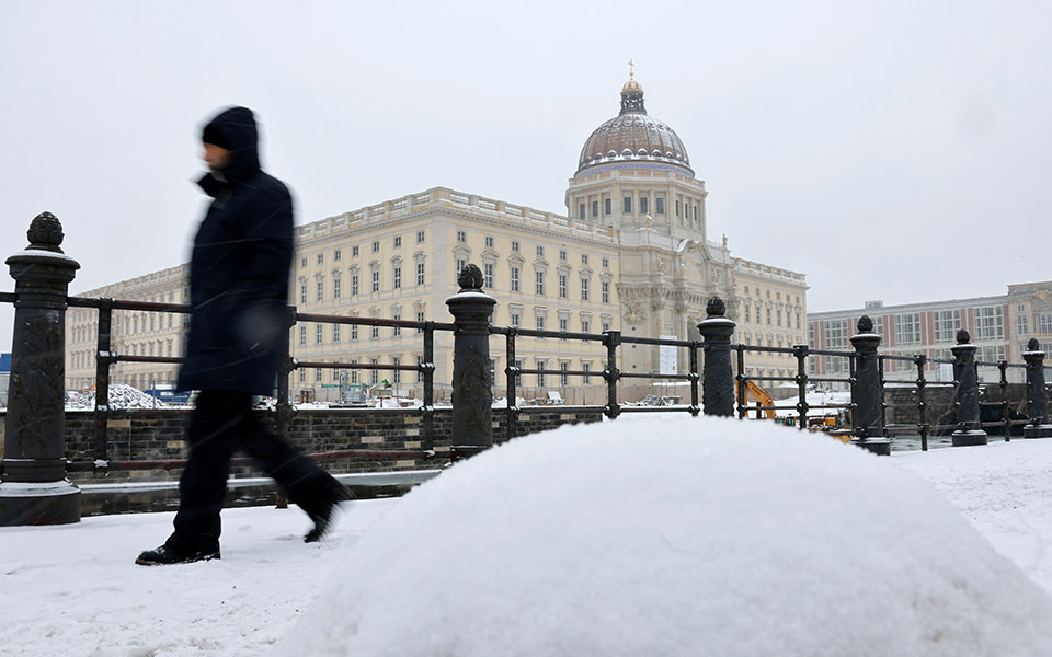 γερμανία-παράταση-του-lockdown-έως-τα-τέλη-φε-561256927