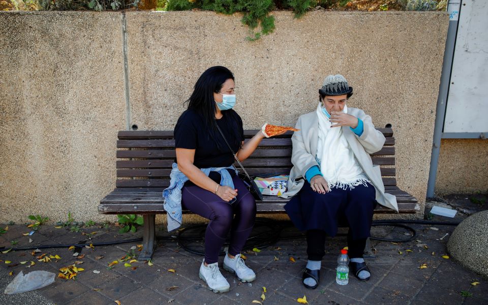 Ισραήλ: Δωρεάν φαγητό σε όσους πάνε για το εμβόλιο-1
