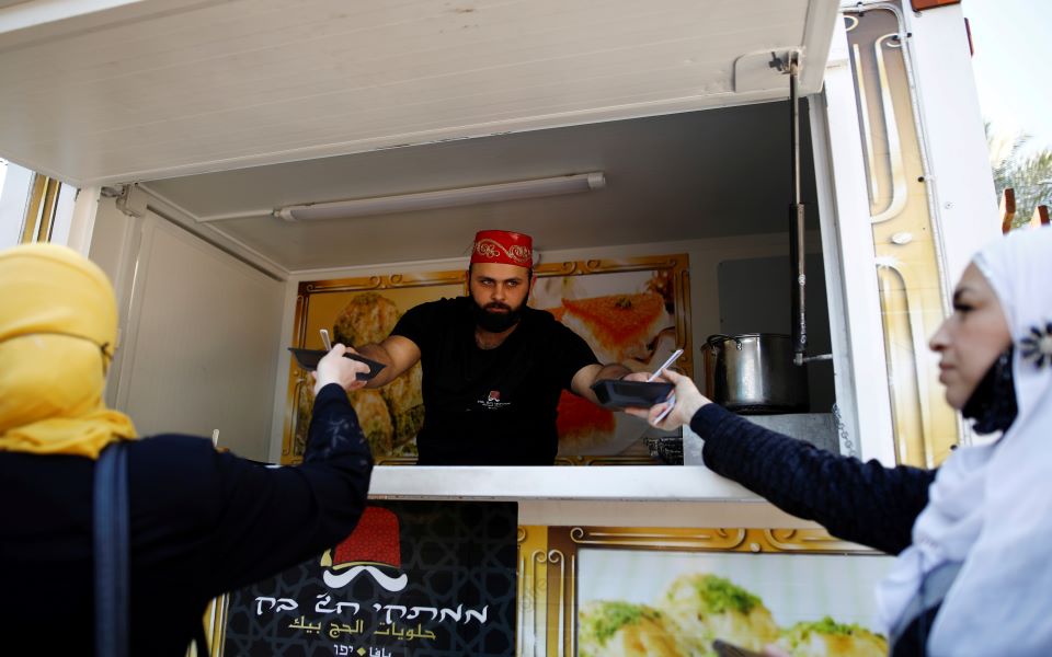 Ισραήλ: Δωρεάν φαγητό σε όσους πάνε για το εμβόλιο-2