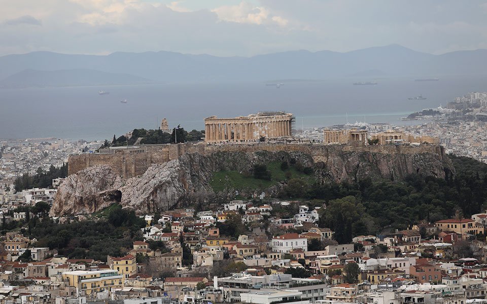 αίθριος-καιρός-με-ανοιξιάτικες-θερμο-561253213