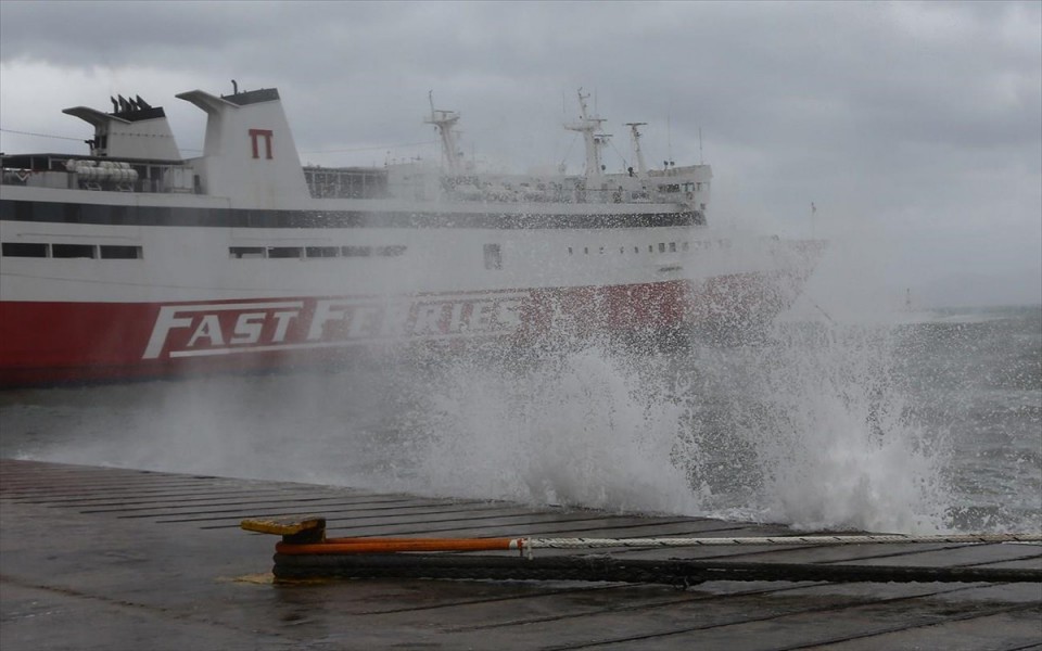 σε-ισχύ-απαγορευτικό-απόπλου-από-πειρ-561264517