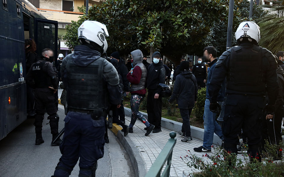 Δεκάδες προσαγωγές σε παρέμβαση υπέρ Κουφοντίνα-3