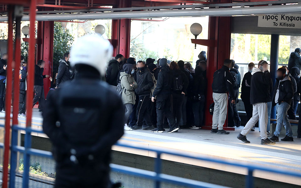 Δεκάδες προσαγωγές σε παρέμβαση υπέρ Κουφοντίνα-1