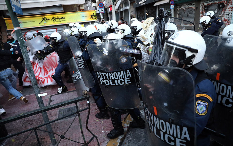 επτά-προσαγωγές-στη-συγκέντρωση-για-τ-561270748