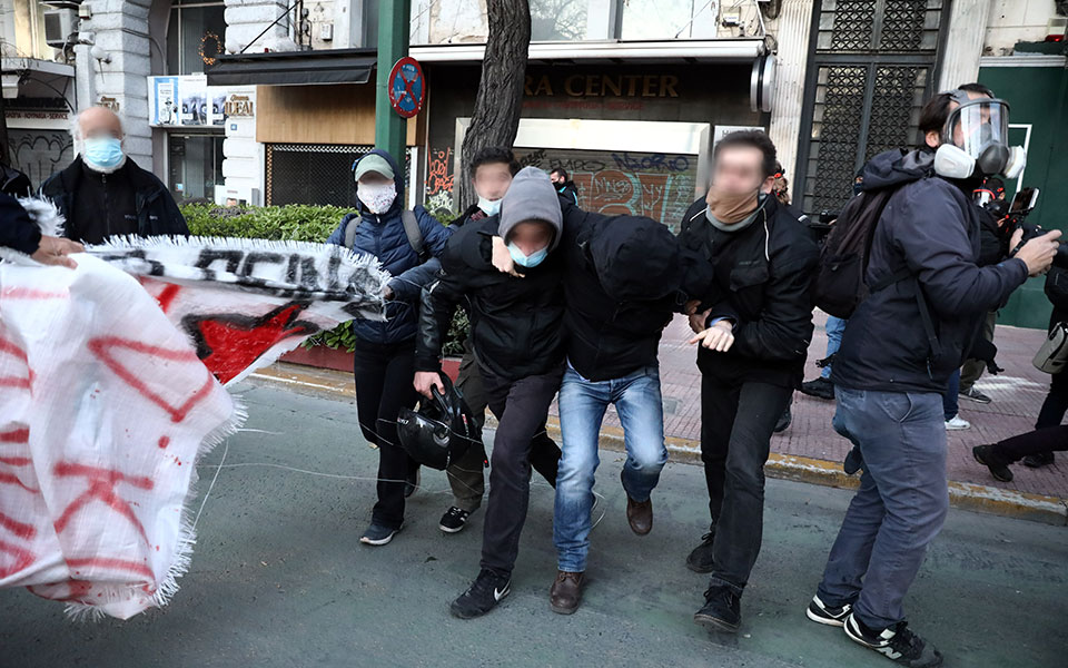 Επτά προσαγωγές στη συγκέντρωση για τον Κουφοντίνα-2