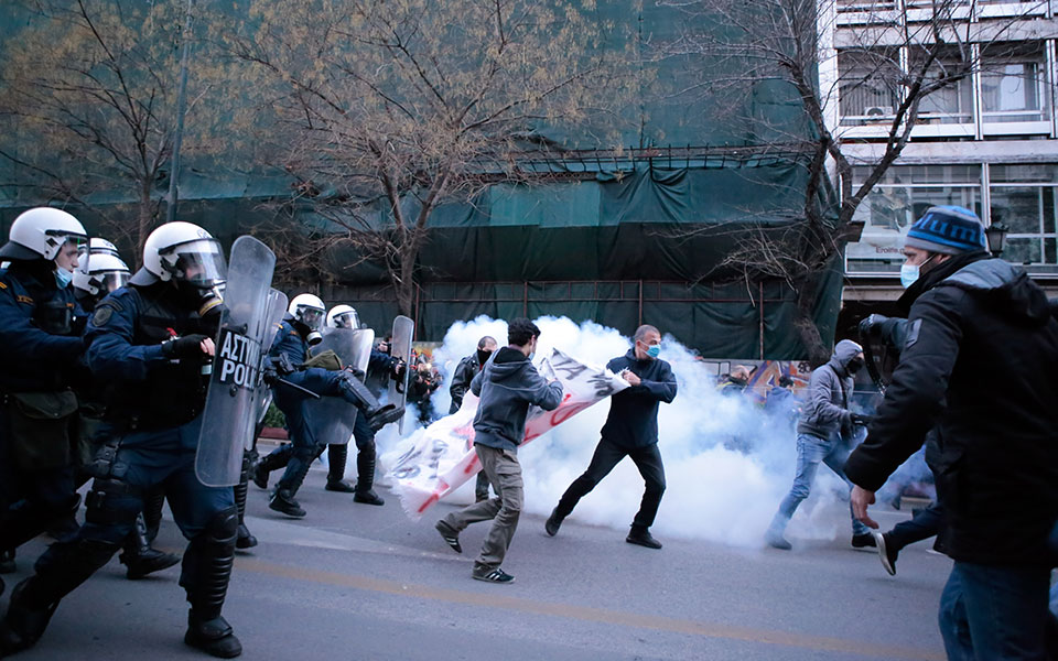 Επτά προσαγωγές στη συγκέντρωση για τον Κουφοντίνα-4