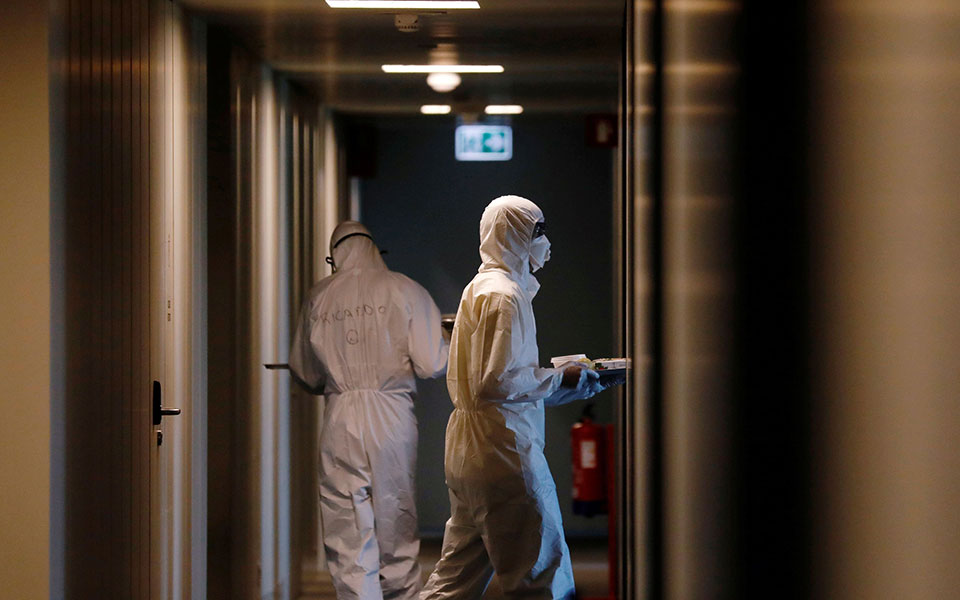 Η «Μήδεια» της πανδημίας: 1.400 νέα κρούσματα – 320 σε ΜΕΘ-4