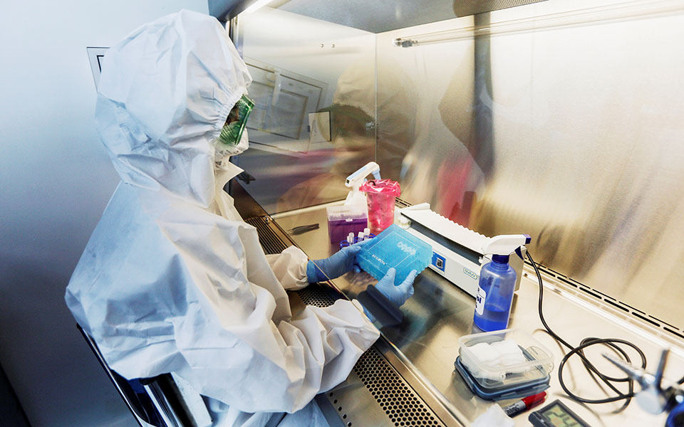 fda-έγκριση-θεραπείας-συνθετικών-αντισω-561258457