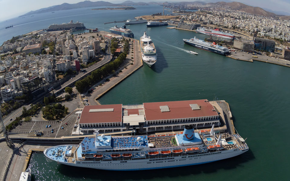 βυθίστηκε-η-κρουαζιέρα-πτώση-95-στι-561257989