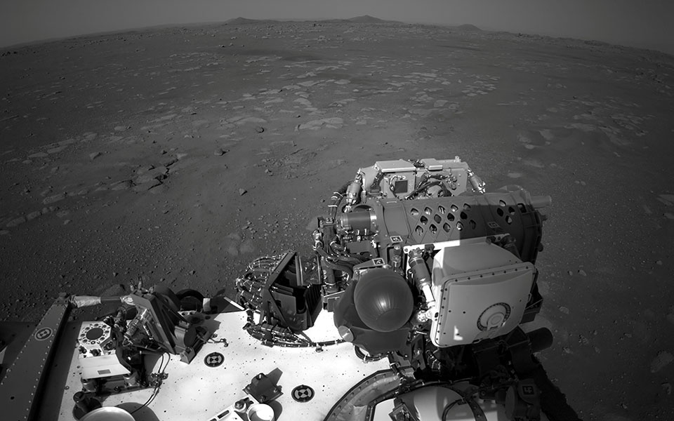 Νέες φωτογραφίες: O φακός του «Perseverance» στην επιφάνεια του Άρη-1