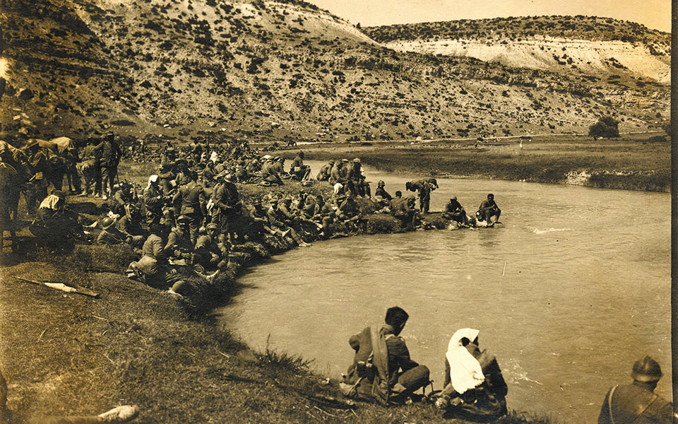 1921-μια-μοιραία-χρονιά-561278389