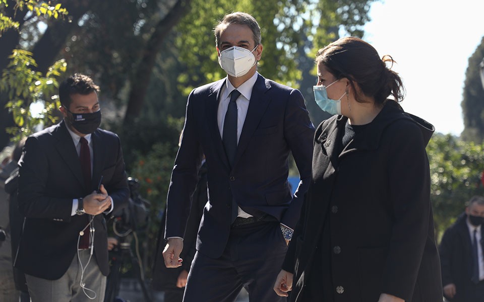 Λ. Μενδώνη: Ο Δημήτρης Λιγνάδης μάς εξαπάτησε-1