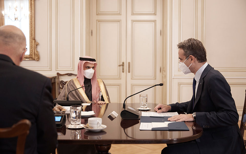 Συνάντηση Μητσοτάκη με ΥΠΕΞ Σ. Αραβίας: Στο επίκεντρο ασφάλεια και τουρισμός-2