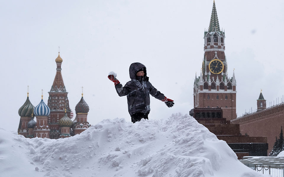 Στα λευκά η Μόσχα: Προβλήματα στην κυκλοφορία και ακυρώσεις πτήσεων-2