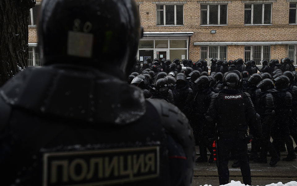 Ρωσία: Πάνω από 5.300 συλλήψεις στις διαδηλώσεις υπέρ Ναβάλνι (εικόνες)-3