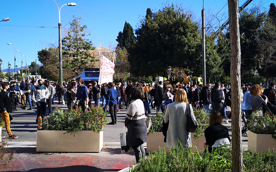 Ένταση στο πανεκπαιδευτικό συλλαλητήριο στο κέντρο της Αθήνας-1