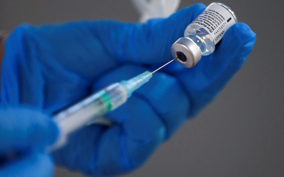 ηλ-μόσιαλος-για-εμβόλιο-pfizer-προστασία-κα-561257212