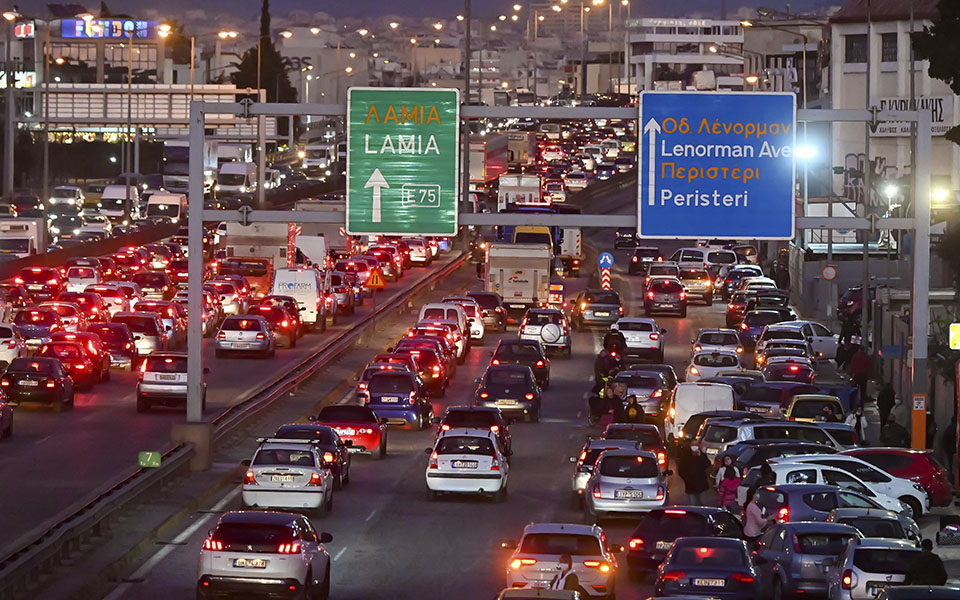 το-κυκλοφοριακό-παράδοξο-της-πρωτεύο-561249415