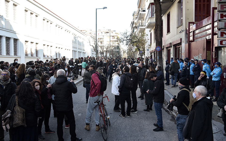 συγκέντρωση-ηθοποιών-στο-υπουργείο-π-561272662