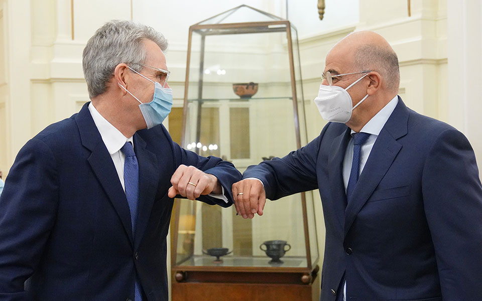 τζ-πάιατ-συνεργαζόμαστε-για-να-ενισχύ-561251722