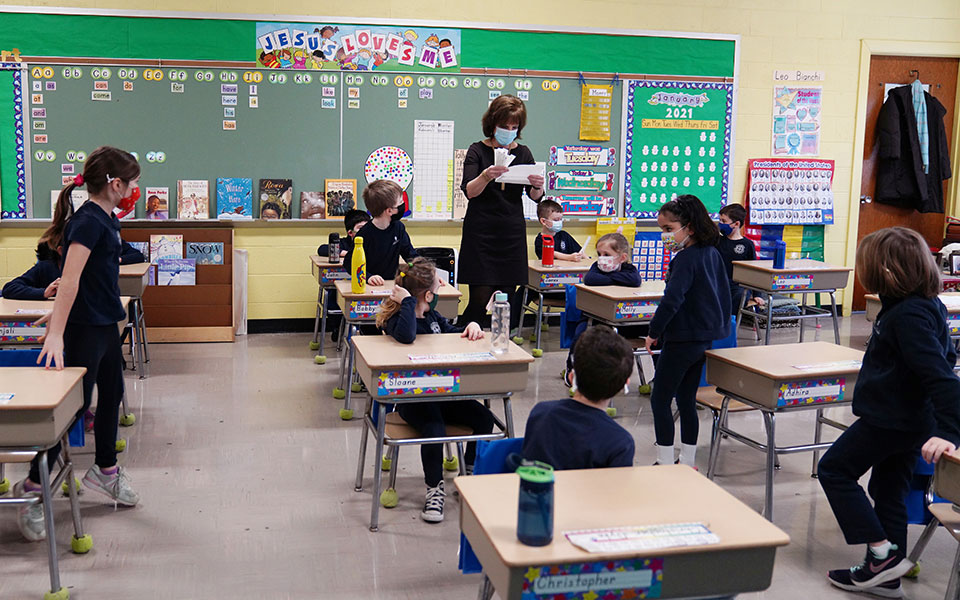 ηπα-τα-cdc-συνιστούν-επαναλειτουργία-τω-561262774