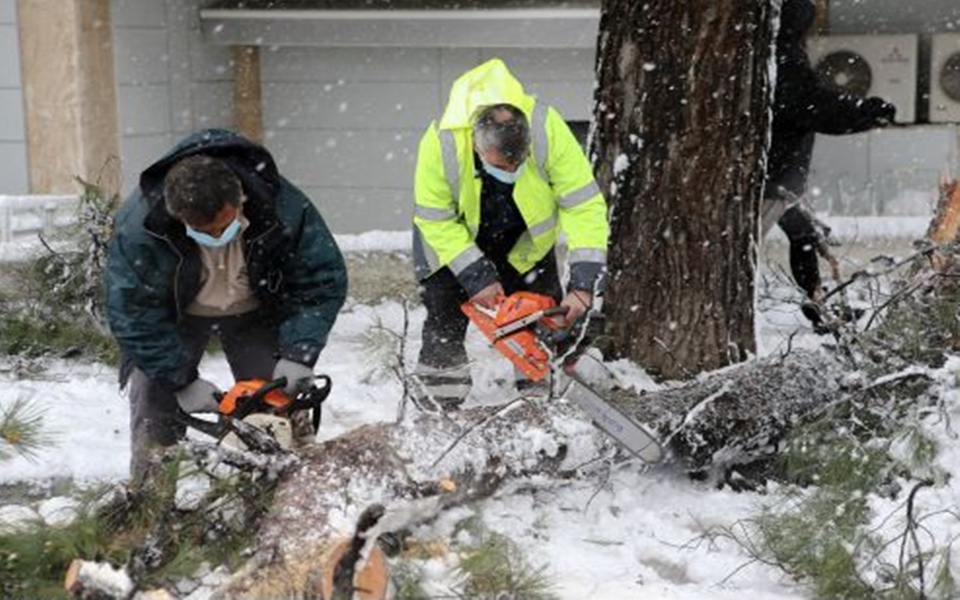 Μπλακ άουτ σε 29 περιοχές, στη μάχη και ο Στρατός-2