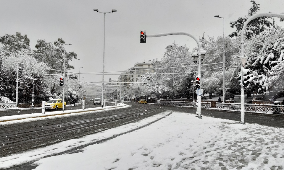 Αδιάκοπες χιονοπτώσεις ως το πρωί της Τετάρτης-1
