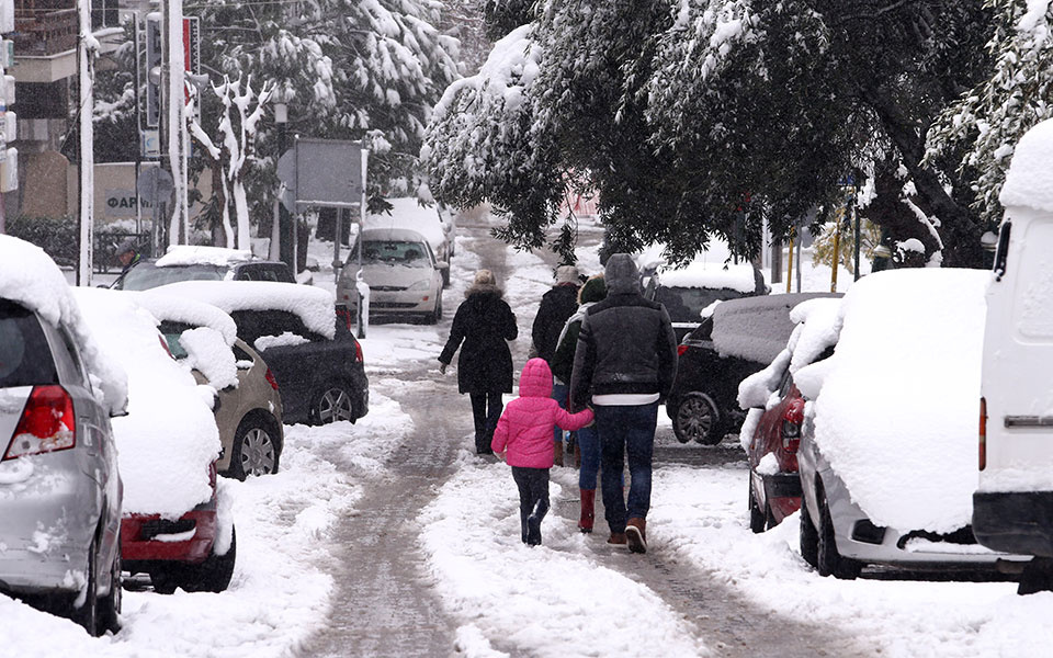 Καρέ- καρέ η χιονισμένη Αττική – Έκτακτο δελτίο από την ΕΜΥ-2