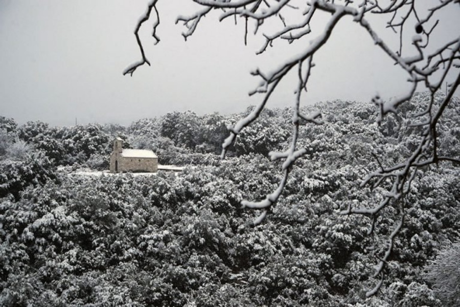 από-τα-25αρια-στο-πολικό-ψύχος-561261094