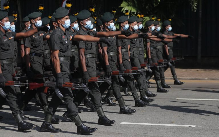 κάλεσμα-στα-όπλα-περνούν-την-πανδημία-561266416