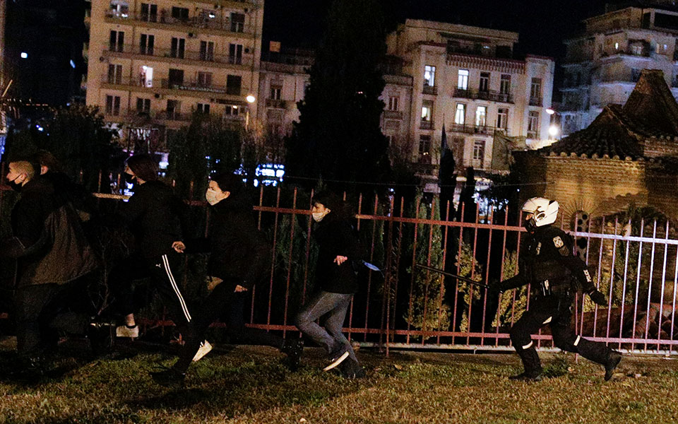 μία-σύλληψη-και-27-προσαγωγές-για-τα-επε-561261631