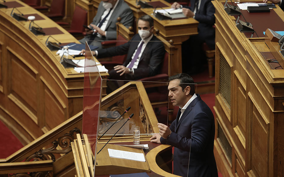 σύγκρουση-δύο-κόσμων-561261730