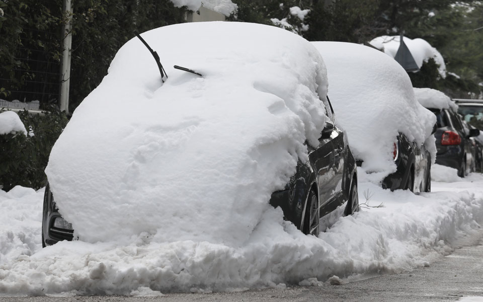 ανοίγουν-καταστήματα-πώλησης-εξοπλι-561269554