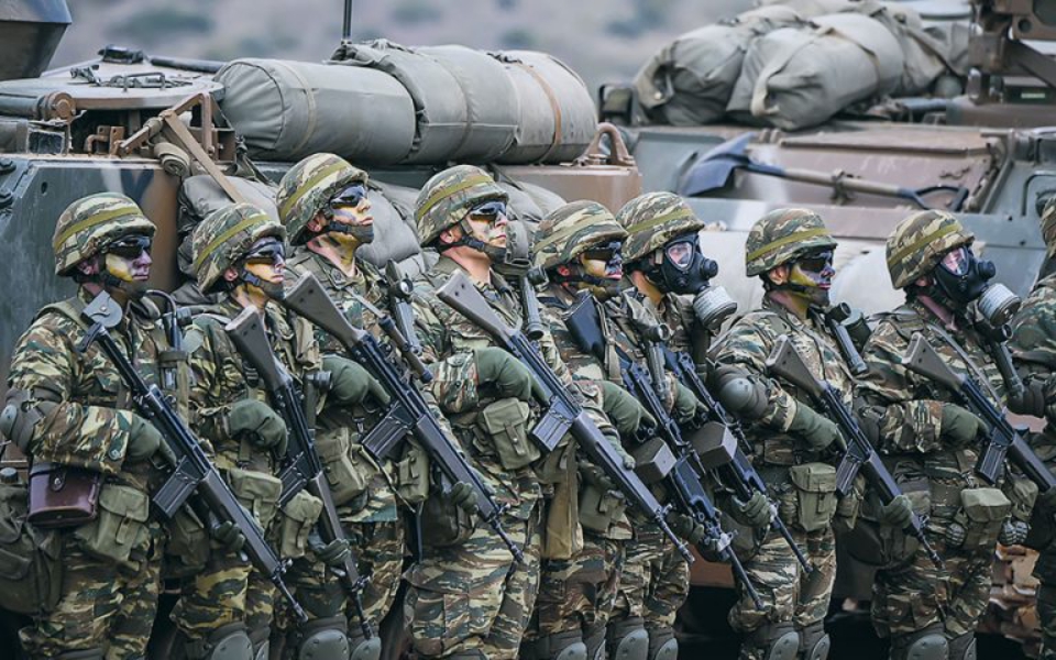στο-φεκ-η-αύξηση-της-στρατιωτικής-θητε-561285493