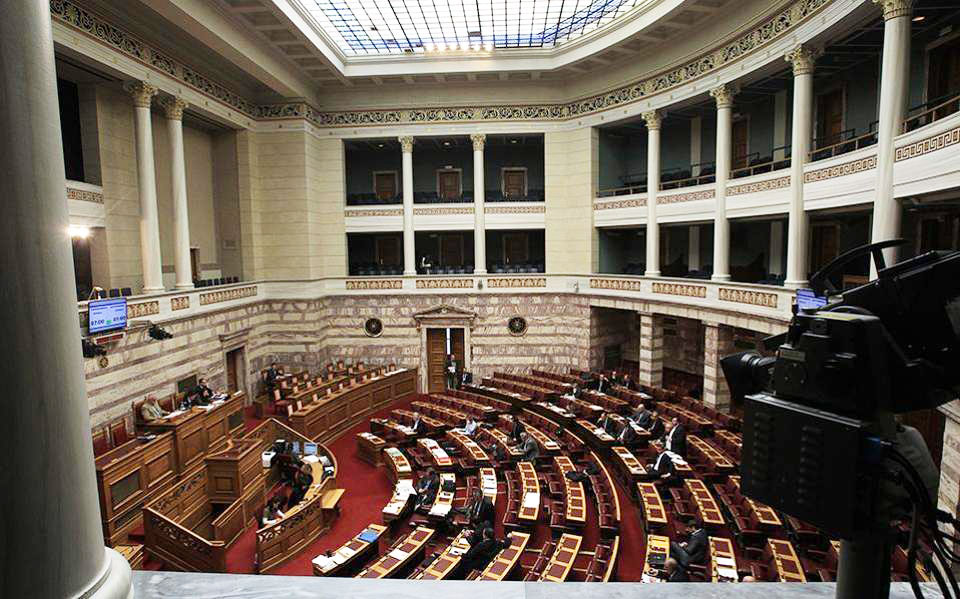 υψηλοί-τόνοι-στον-απόηχο-των-σκηνών-τρ-561291682