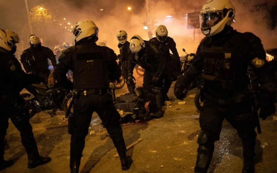 επεισόδια-στη-νέα-σμύρνη-ελεύθεροι-υπ-561294235