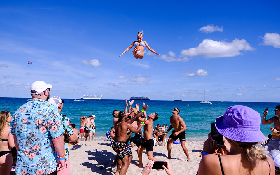 ηπα-μια-γεύση-κανονικότητας-αλλά-υπό-τ-561290701