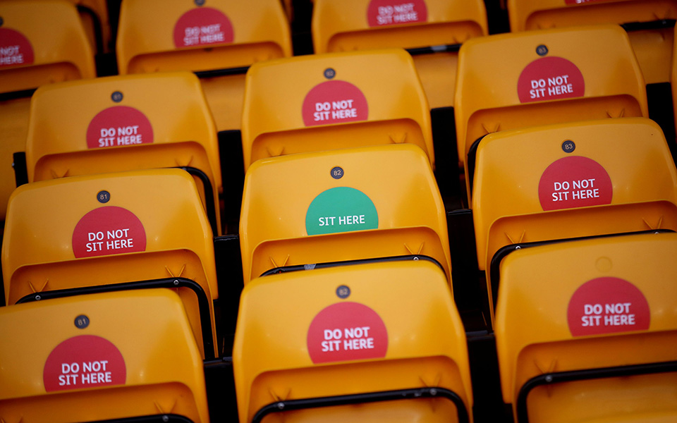 Τα άδεια γήπεδα στη Βρετανία περιμένουν την επιστροφή των φιλάθλων (εικόνες)-8