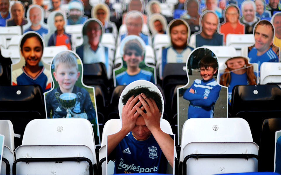 Τα άδεια γήπεδα στη Βρετανία περιμένουν την επιστροφή των φιλάθλων (εικόνες)-6