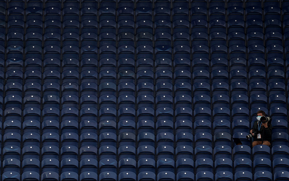 Τα άδεια γήπεδα στη Βρετανία περιμένουν την επιστροφή των φιλάθλων (εικόνες)-5